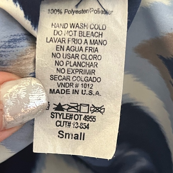 Small woman’s blue Chevron blouse bell sleeve - Picture 5 of 6